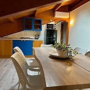 Madai Maua Appartament , Desenzano del Garda Italia