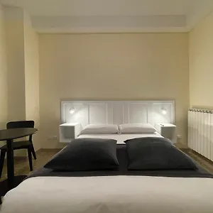 Yome-guicciardini 10 , Firenze Italia